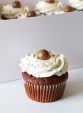 Cofetaria Zmeur cupcakes Straciatella