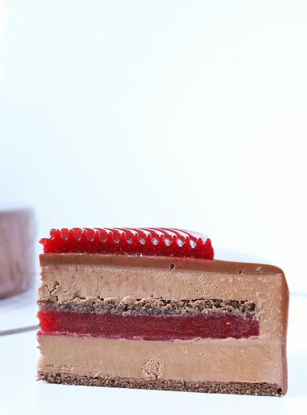 tort framboise 4 Cofetaria Zmeur: Tort Framboise felie. Ingrediente 100% naturale