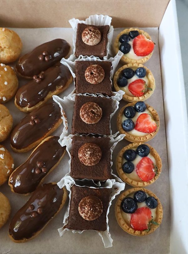 Cofetaria zmeur mini cake box Amandine 2 Cofetaria zmeur mini cake box Amandine