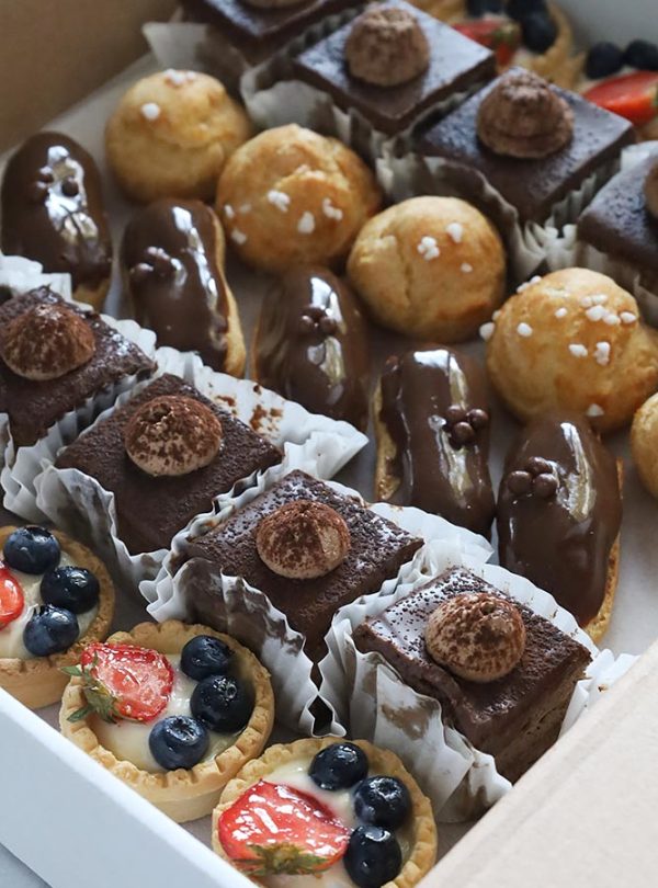 Cofetaria zmeur mini cake box Amandine 3 Cofetaria zmeur mini cake box Amandine