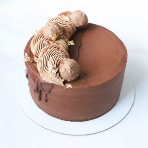 Cofetaria Zmeur tort snickers